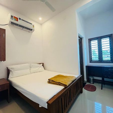 מלון Tiruchchendūr Sri Balaji Lodging מראה חיצוני תמונה